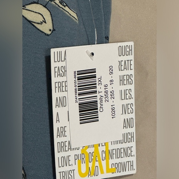 Lula Roe Christy T 3XL NWT - Picture 5 of 6